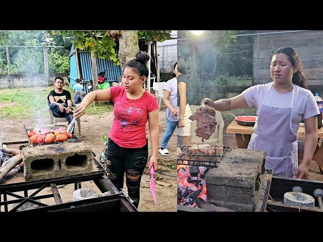 la nueva integrante de el canal si sabe cocinar  le enseña a Faby como se hace