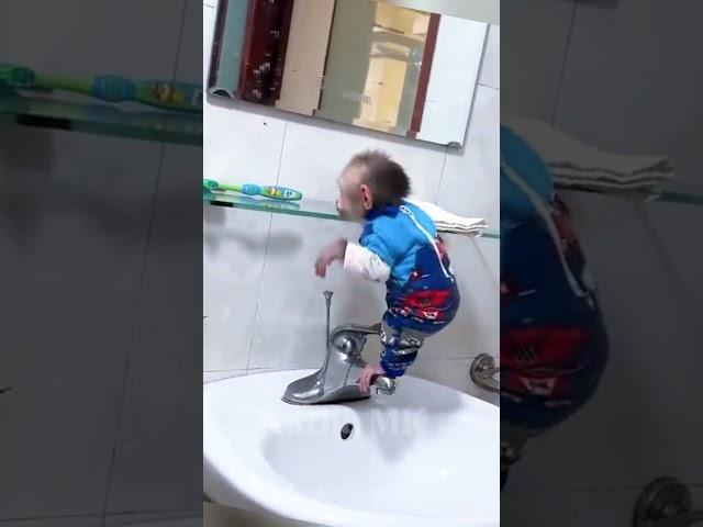 Hello everyone! Baby monkey is very Smart and Cute #familyBibi #Lala #Bibi #typ #Short #reels
