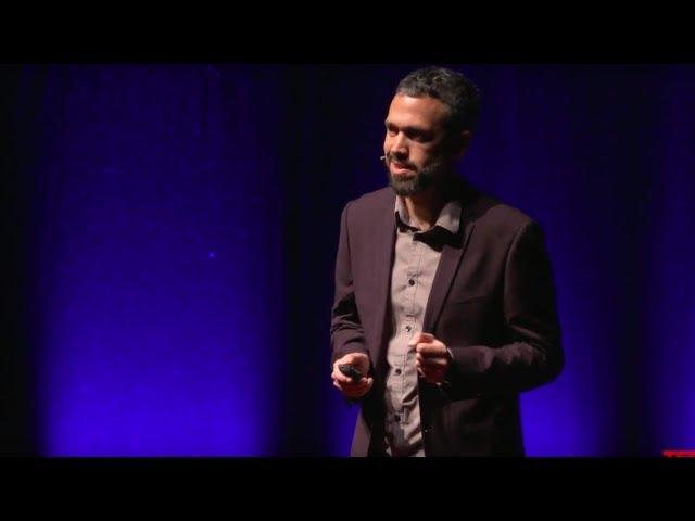 A UNIVERSAL CROSSROAD THROUGH A WILDLIFE PHOTOGRAPHER’S LENS | Roie Galitz | TEDxWexford