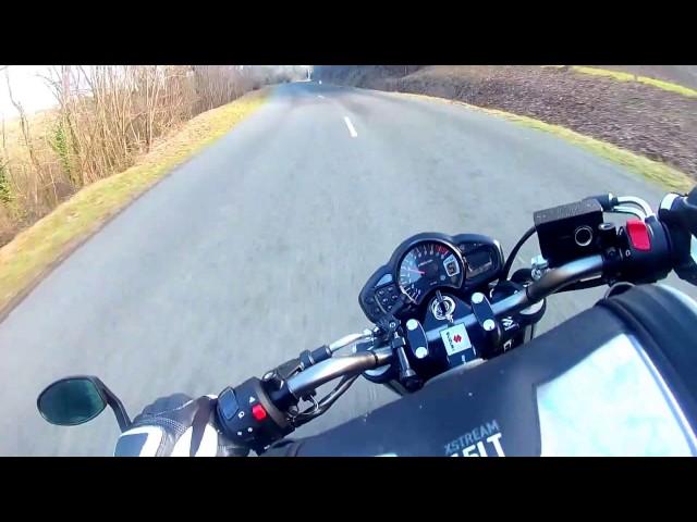 UNE MOTO + DES VIRAGES = UN MOTARD HEUREUX