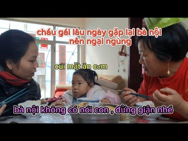 476.Một loại cây thuốc chữa được nhiều bệnh khi nấu cùng với gừng để ngâm cơ thể vào mùa đông .