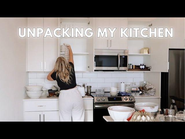 KITCHEN TOUR & UNPACKING!