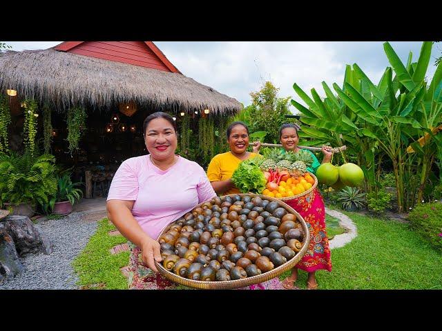 Boiling Snail in Coconut Juice and then Fried with Tomato, Onion, and Pineapple at Food O'clock TV