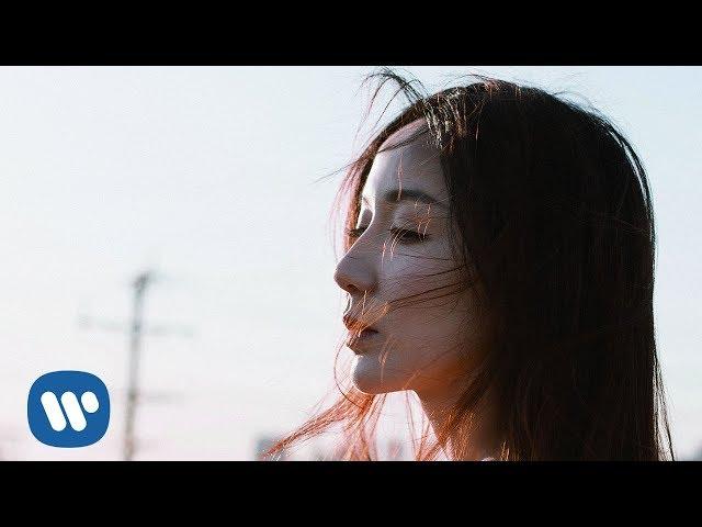 婁藝瀟 Loura Lou - 繾綣 Lingering (Official Music Video)