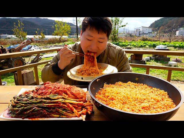 아침 공기 맞으며 열라면 맛있게 먹방! (Hot instant noodles Mukbang in the morning!) 요리&먹방!! - Mukbang eating show