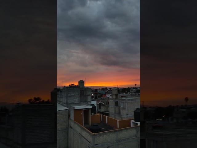 Así el atardecer en Tláhuac, Ciudad de México