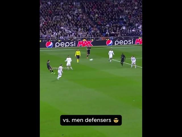 Women defenders vs men defenders #funny #trollface #shorts #football #moment #edit