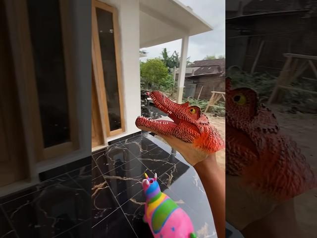 why mom fight with the diansur #dinosaur #funny