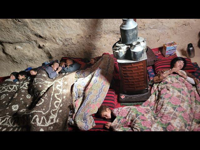 Winter Morning in a Mountain Cave: A Village Family’s Daily Routine ️| Simple Life in the Mountain