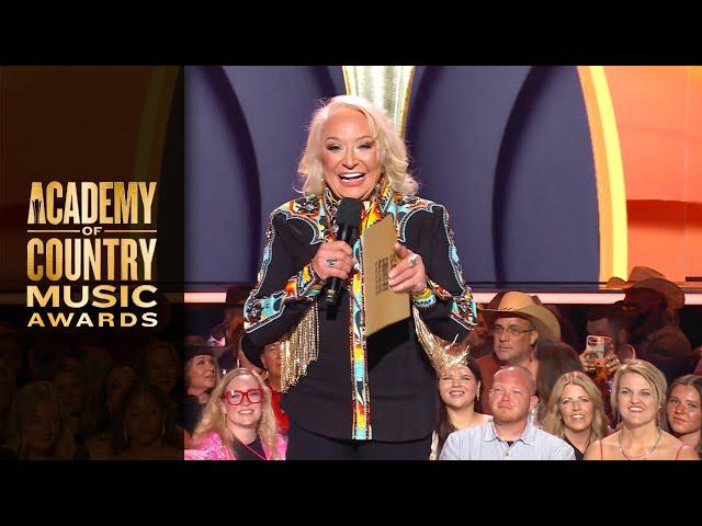 Tanya Tucker Presenting Single of the Year | ACM Awards 2023