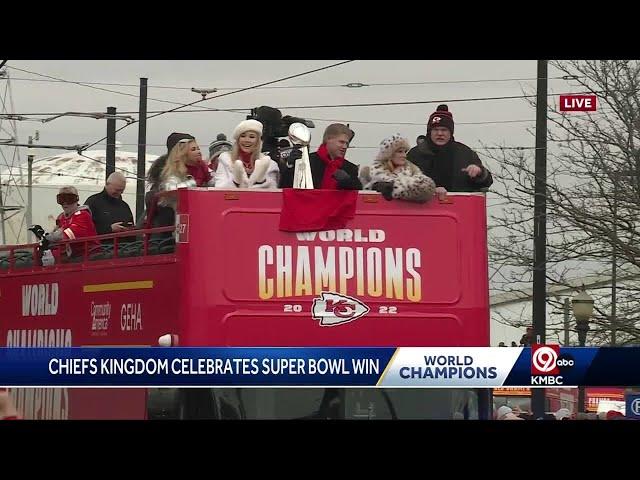 Andy Reid, Clark hunt and the Lombardi Trophy met with big cheers on the parade route