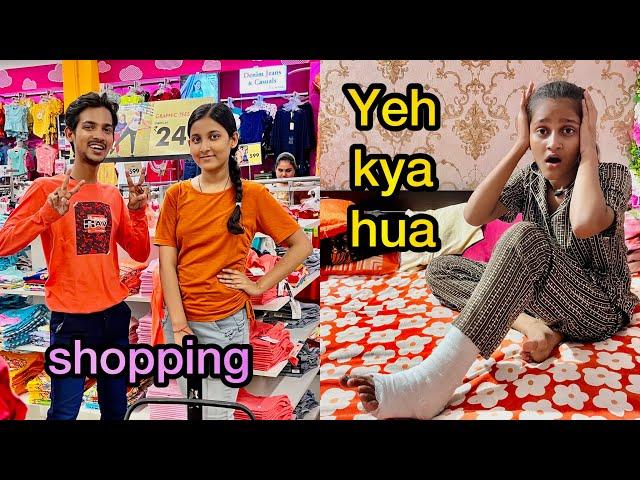 Ankle sprains in Khushboo leg || Hum ne kiya shopping