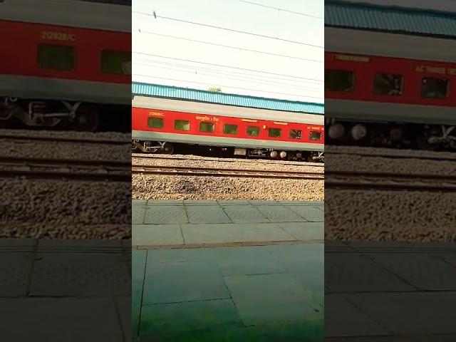 #Train#video#superfast#entertainment#youtubeshorts#shorts#viral#train#India#public#train#official