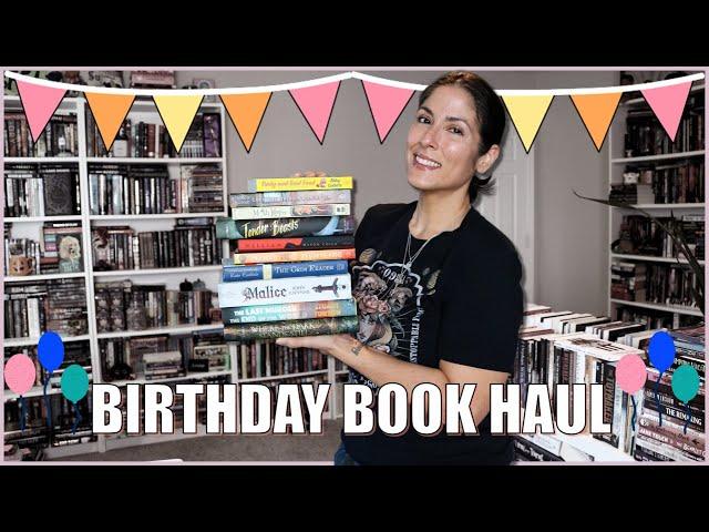 A HUGE BIRTHDAY BOOK HAUL / 30+BOOKS