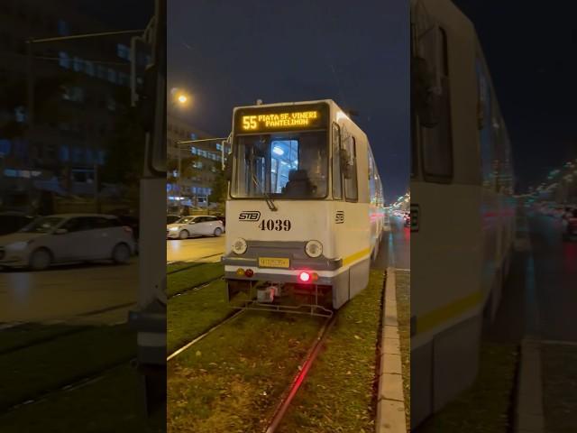 Tramvaiul V3A-2S-93 #4039 părăsind stația “Spitalul Sf. Pantelimon” pe linia 55 cu vatmaniță tare