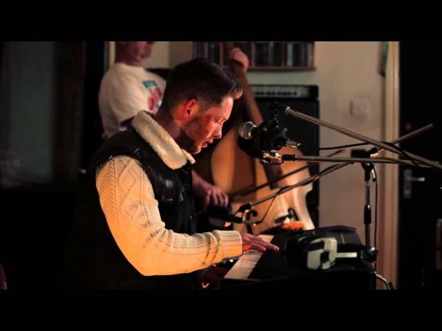 Live @ Bridgerow Studios - Tim Cronin - Looking up