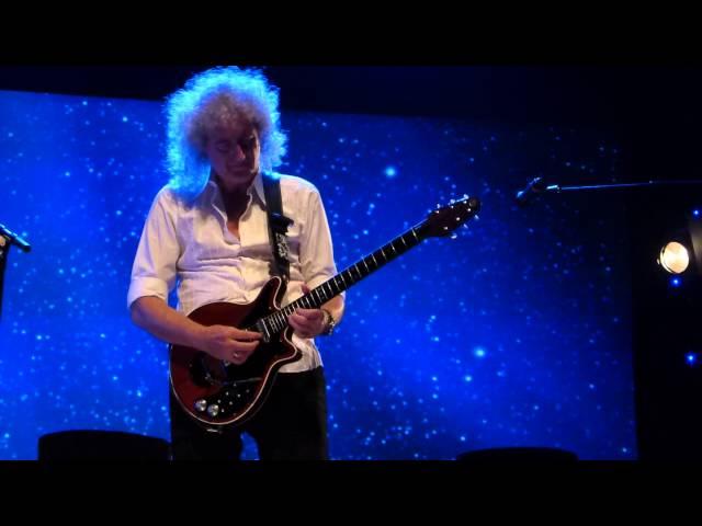 Brian May & Kerry Ellis - "'Last Horizon" (Guitar solo) La Cigale, France 08/07/2013