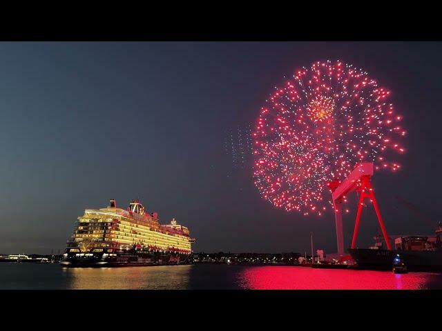 MEIN SCHIFF 7 Feuerwerk Schiffstaufe in Kiel / Kieler Förde 22.6.2024