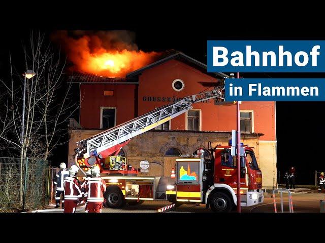 Bahnhof in Flammen! 150 Jahre altes Gebäude brennt