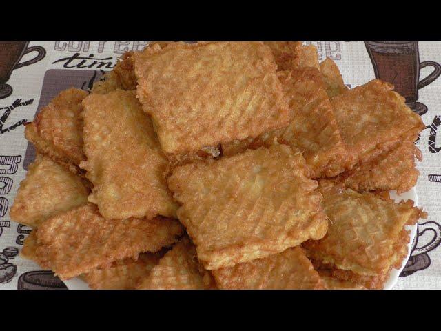 Вкусное блюдо из фарша в вафельных коржах.