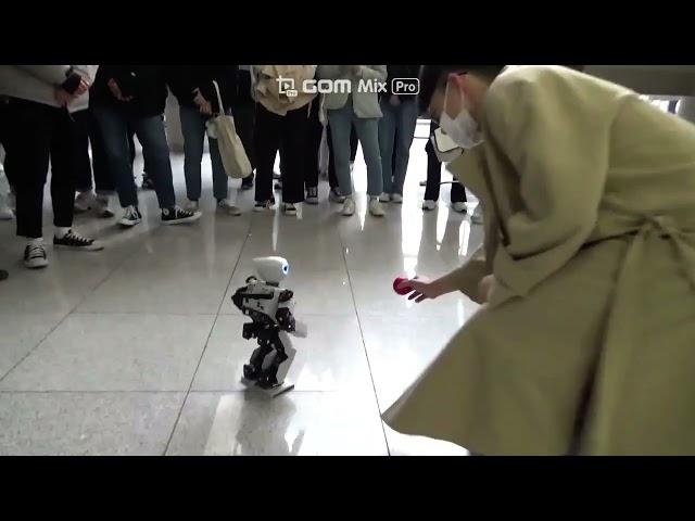 New Advanced Artificial Intelligent Robots - Humanoid & Sports Robot: Ball Kick Robot