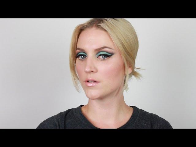 60's Makeup Tutorial: Graphic Eye Liner