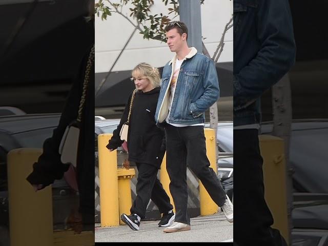 Sabrina Carpenter & Shawn Mendes Spark DATING Rumors While Spotted Together!