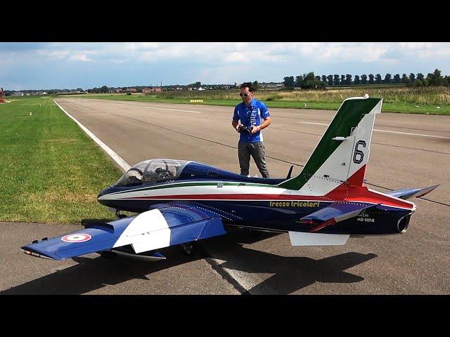 XXXL RC AERMACCHI MB-339A "FRECCE TRICOLORI"