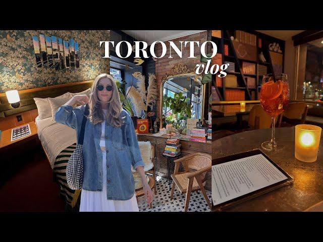 SOLO TRIP TO TORONTO ️ exploring the city, coffee shops, bookstores, thrifting & more!