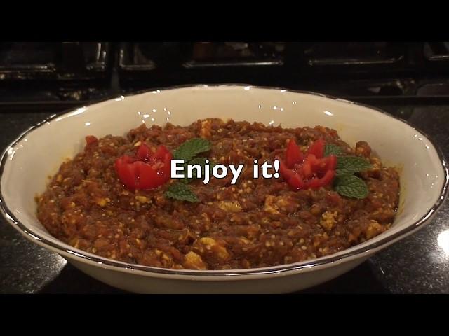 Mirza Ghasemi, an Iranian vegetarian dish with roasted eggplant