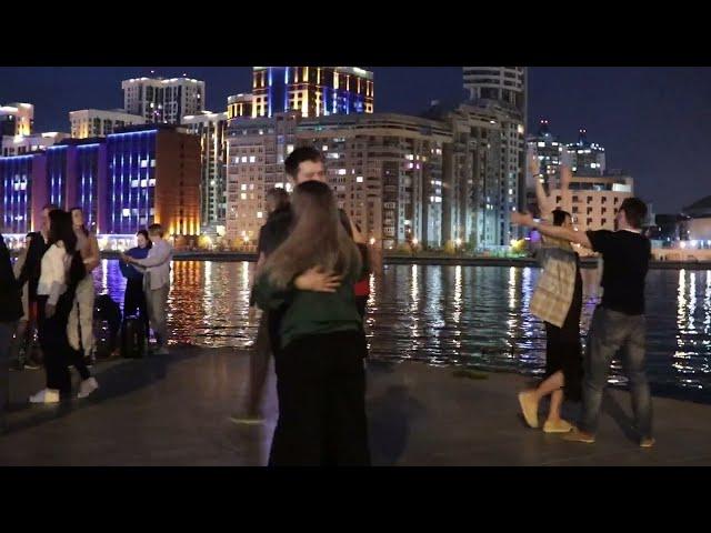 1. ВЕЧЕРНИЕ ТАНЦЫ НА НАБЕРЕЖНОЙ ЕКАТЕРИНБУРГА. BAILE NOCTURNO 05/05/2023