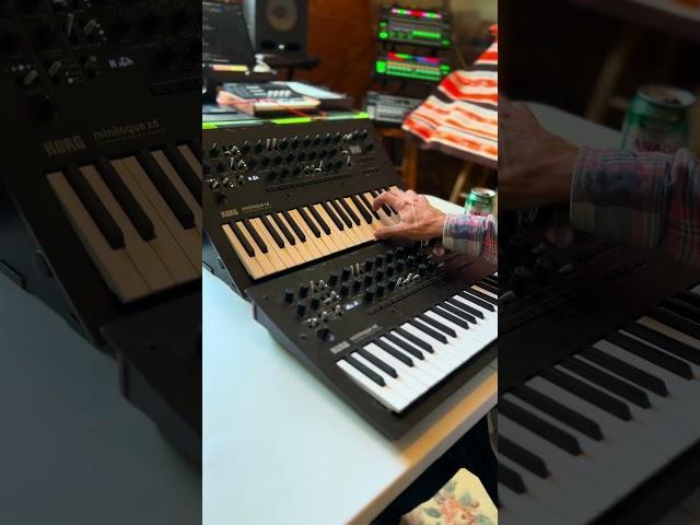 Synth sounds from scratch on 2 minilogue xd, layering pads + arp