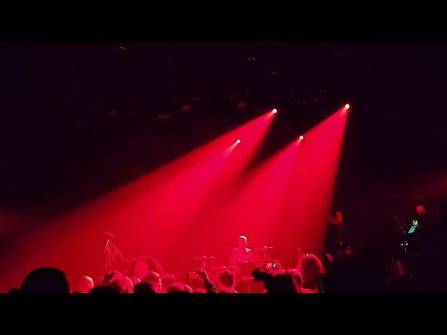 Thrown live at tivolivredenburg Utrecht