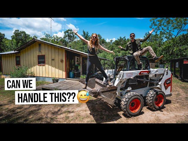 We Needed HELP Cleaning Up Our Abandoned Property!! - Scorpions, Bee Stings & CRAZY Texas Heat 