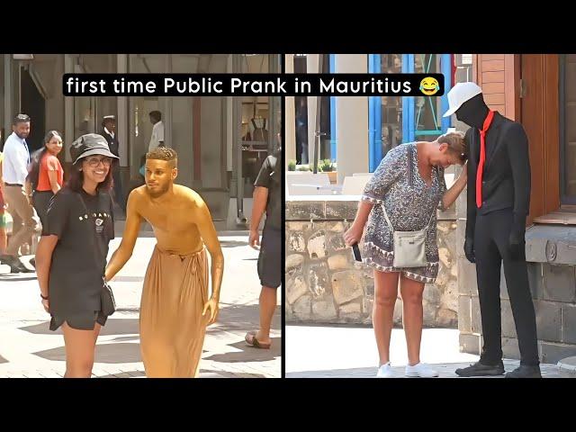 Public Prank" First time Seeing this in Mauritius .  