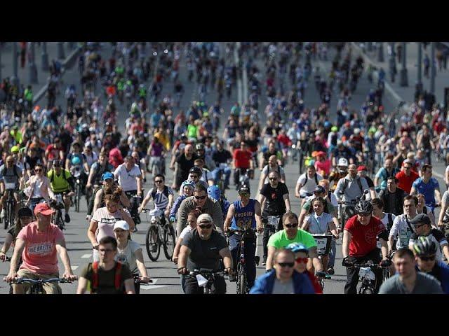 Moscow bicycle festival brings out 40,000 cyclists