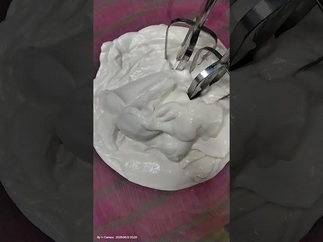 how to whip cream for cake so nicely