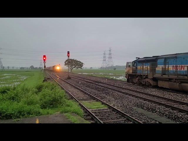 15934 Amritsar - New Tinsukia Express crossing with 12423 DBRT- NDLS Rajdhani Express at Balipara!!!