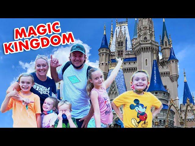 Vacation To Magic Kingdom in Florida! Jack & the Skye Family