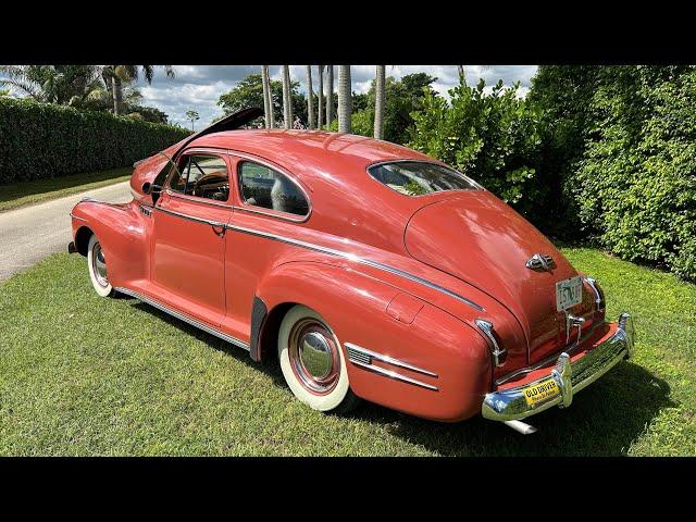 1941 Buick Sedanette que estuvo guardado desde el año 1996. Primera vez afuera después de 28 años.