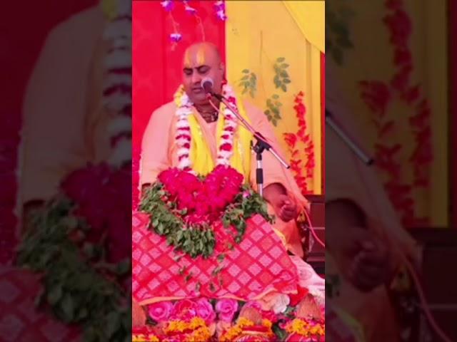 GOVIND HARE GOPAL HARE NATNAGAR KANHA SHYAM HARE 