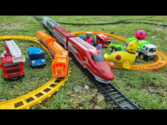 Finding and Assembling Electric Toy Trains, Fast Trains, Multi Express Trains, Thomas