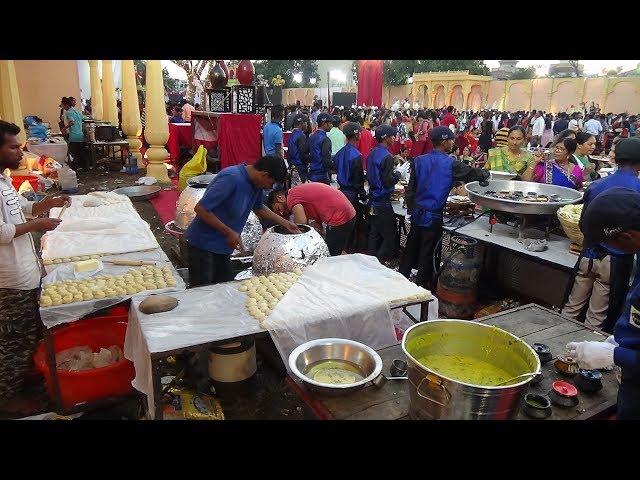 Lavish Indian Wedding: Epic Food Stalls serving Yummy Street Food & Restaurant Quality Foods, India.