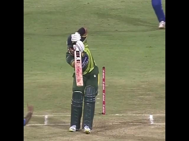 Bhuvneshwar Kumar Greatest Set Up Vs Umar Akmal - Analysis