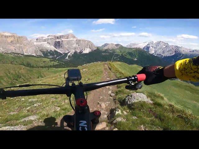 Dolomiti MTB / Tutti Frutti trail to Canazei (Val di Fassa)