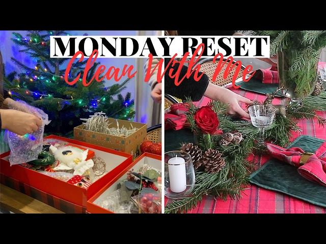 COSY MONDAY MOTIVATION CLEAN WITH ME, TRADITIONAL CHRISTMAS TABLE SETTING & DECORATING THE TREE ️