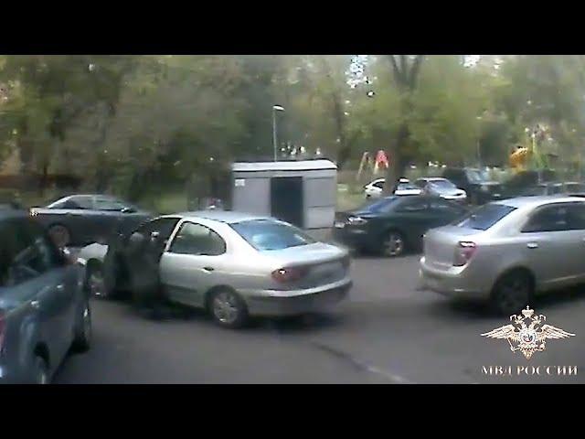 Полицейские Южного округа столицы задержали подозреваемого в ограблении пенсионерки