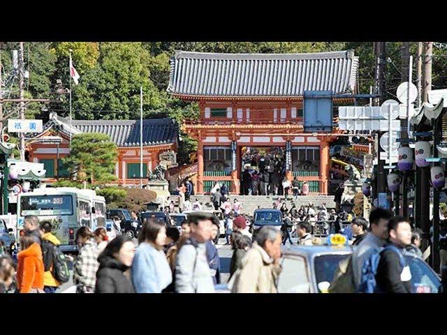 京都・四条通を西へ歩く