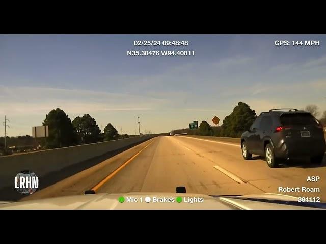 Chick On SportsBike Hits 139mph During High speed Chase