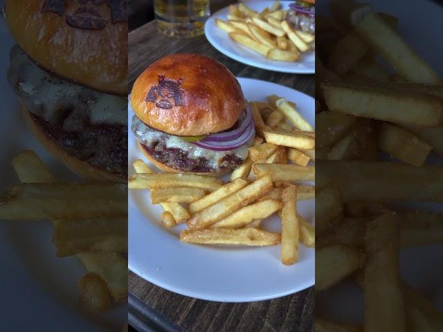 Shogun burger at izakaya nyc a pop up worth dropping in for. #burger #japanese #kobebeef #food